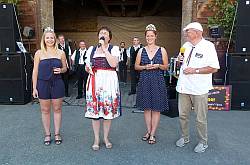 Weinfest im Weingut Hubertus Triebe in Würchwitz zum 166. Kleefest mit den Steigraer Musikanten am 18.06.2017 Weinfest im Weingut Hubertus Triebe in Würchwitz zum 166. Kleefest mit den Steigraer Musikanten am 18.06.2017