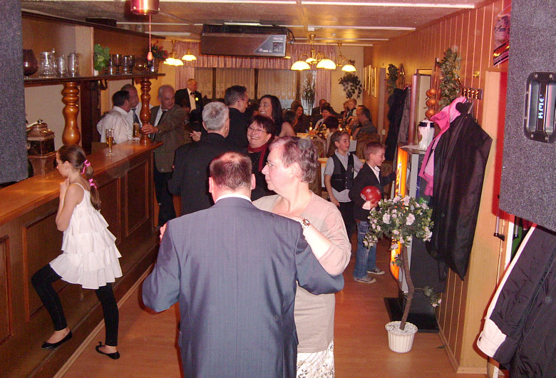 Geburtstagsparty im 'Fast wie zu Hause' in Magdeburg - Musik by DJ Rainer