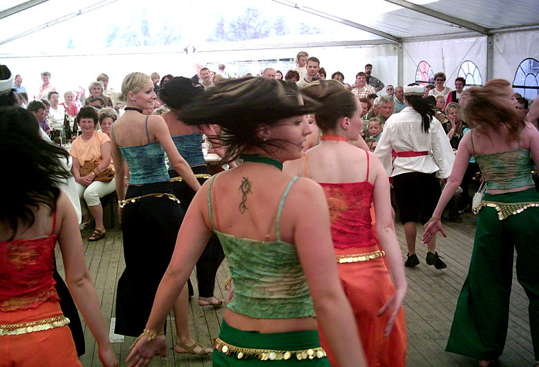 Tanzgruppe in Salsitz - Musik by DJ Rainer