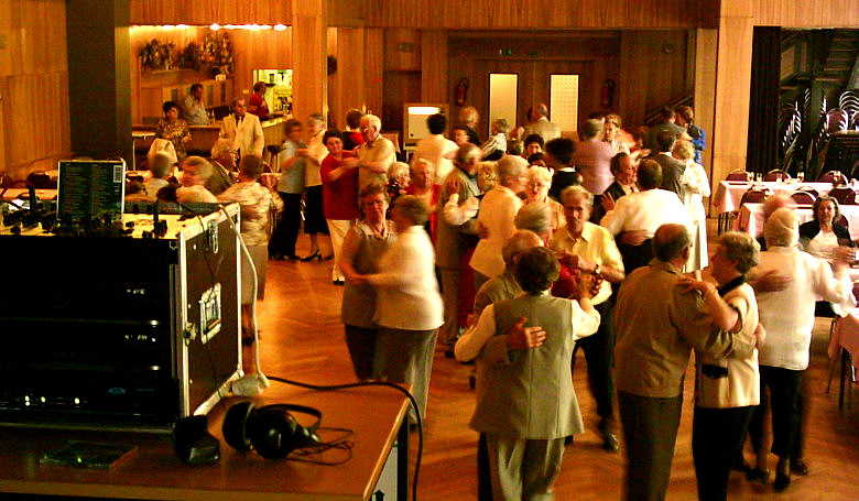 Seniorentanz im Sch�tzenhaus Querfurt mit DJ Rainer