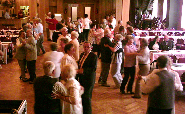 Seniorentanz im Sch�tzenhaus Querfurt mit DJ Rainer